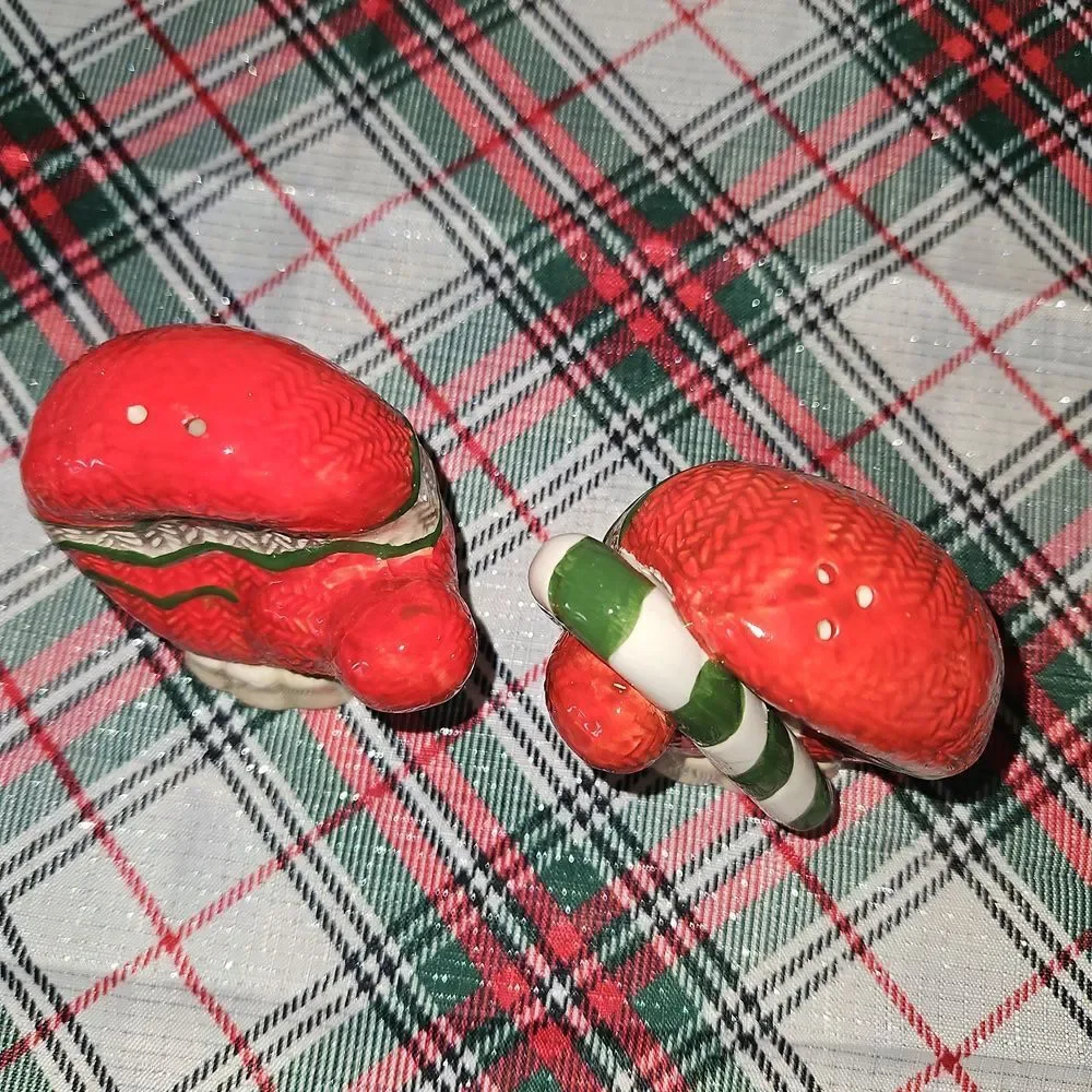 Ceramic Snowman Napkin Festive Mitten Salt & Pepper Holiday Tableware Decor